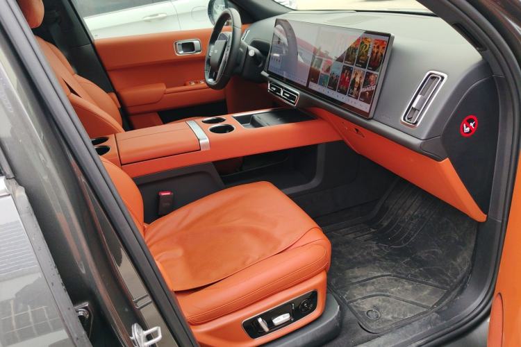 Used Li Auto L8 2023 Pro Model
