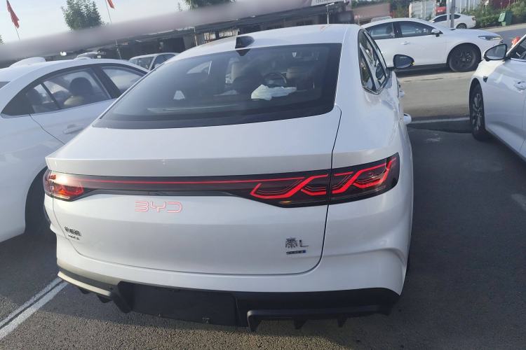 Used BYD Qin L 2025 DM-i Smart Drive 80KM Leading Model
