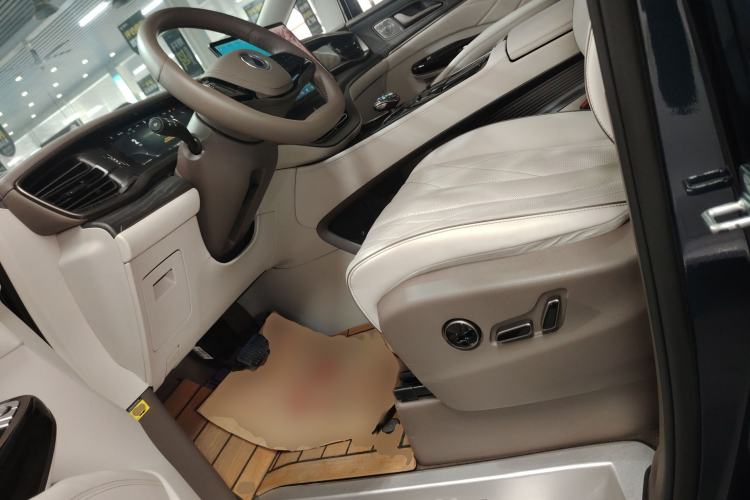 Used Denza D9 2022 DM-i 970 Four-Wheel Drive Flagship Model
