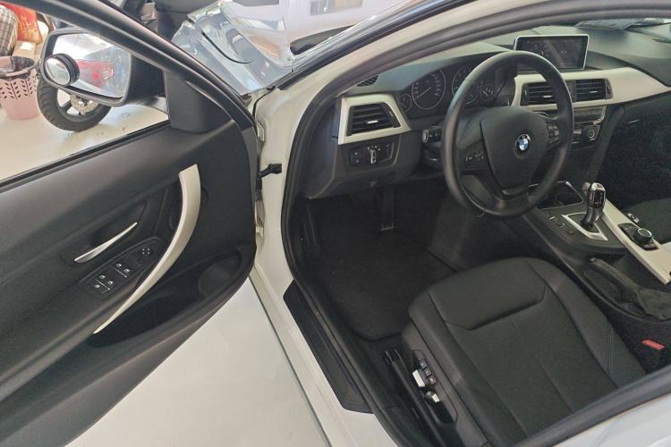 Used BMW 3 Series 2016 320Li Ambition Model
