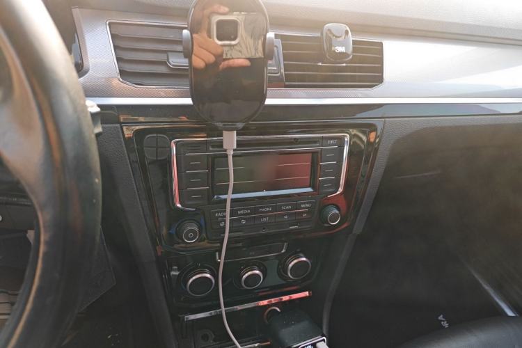 Used Volkswagen Bora 2016 1.6L manual Comfort trim level
