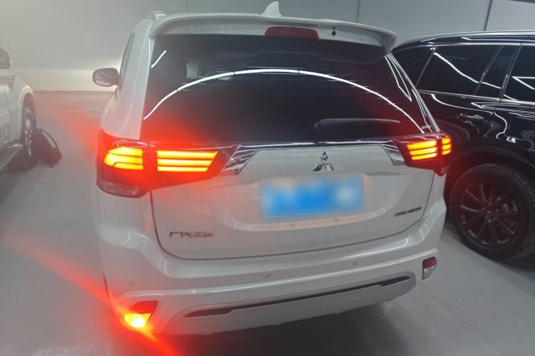 Used Mitsubishi Outlander 2021 2.4L 4x4 Zhi Xiang Edition 7 Seats