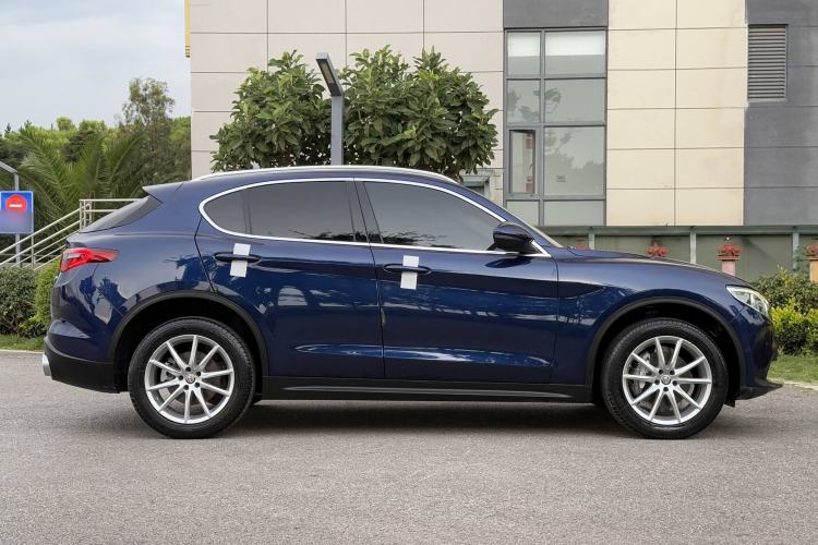 Used Alfa Romeo Stelvio 2017 2.0T 200HP Luxury Edition
