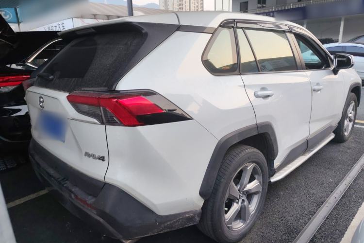 Used Toyota RAV4 2021 2.0L CVT Two-Wheel Drive Fashion PLUS Edition
