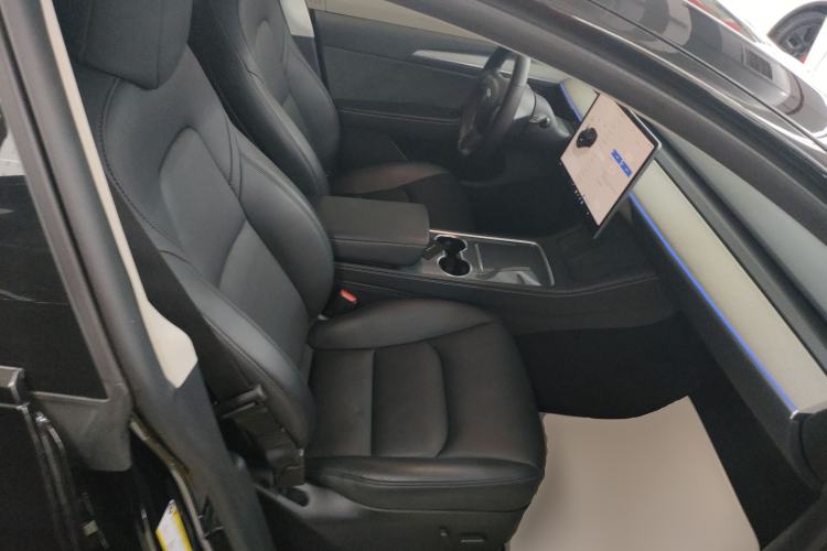 Used Tesla Model Y 2023 Long-Range All-Wheel-Drive Version
