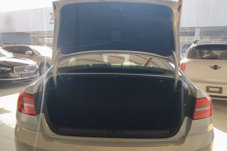 Used Volkswagen Magotan 2019 330TSI DSG Leading Edition China V Standard