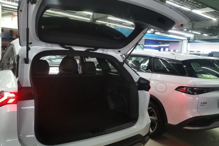 Used  L7 2024 1.5T 115 km PLUS Dragon Edition