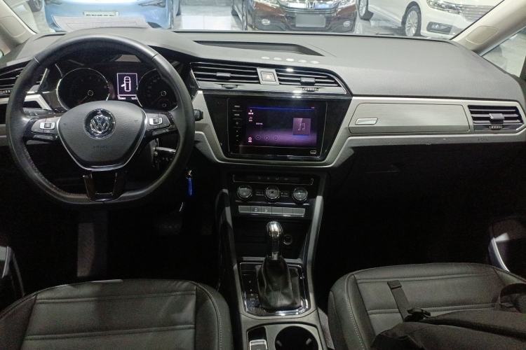 Used Volkswagen Touran 2016 Volkswagen Touran L 280TSI DSG Comfort Edition

