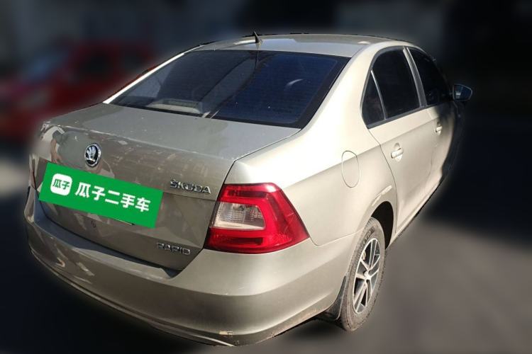 Used Skoda Rapid 2015 1.4L Manual Enjoyment Model

