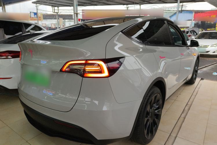 Used Tesla Model Y 2022 Long-Range All-Wheel-Drive Version