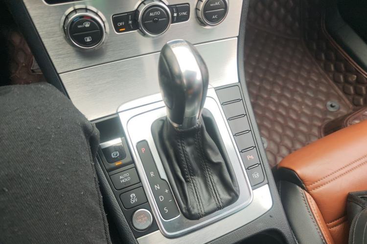 Used Volkswagen FAW-Volkswagen CC 2015 2.0 TSI Luxury Model
