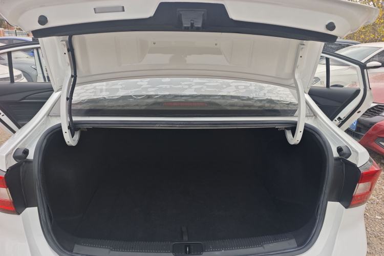 Used Roewe i5 2020 1.5L Automatic 4G Connected Linghao Edition
