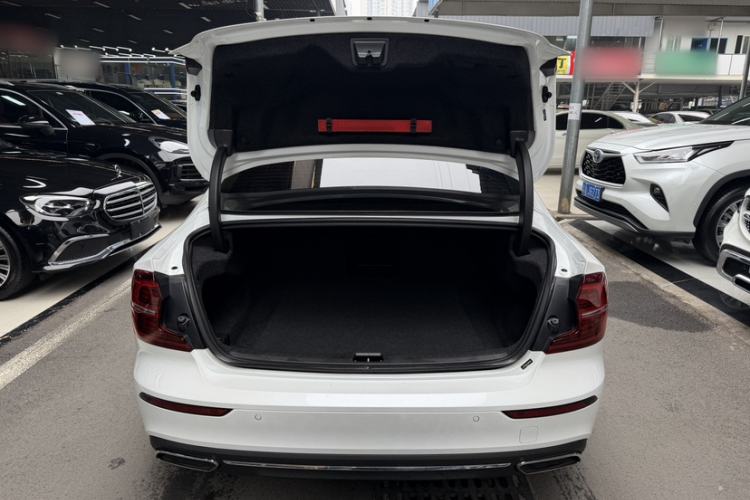 Used Volvo S60 2020 T4 Zhiyi Luxury Edition
