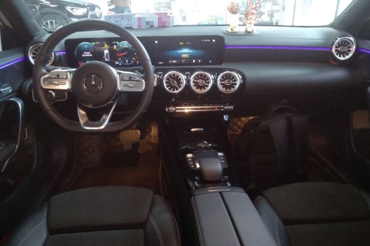 Used Mercedes-Benz A-Class 2022 Revised Version A 200 L Sport Sedan Fashionable Style
