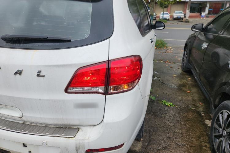 Used Haval H6 2015 Upgraded Model 1.5T Manual Two-Wheel Drive Elite Version
