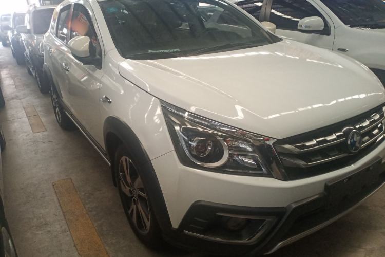 Used Venucia T70X 2016 2.0L CVT SmartFun Sport Edition
