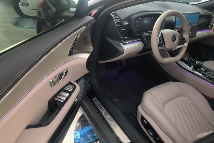 Used BYD Han 2025 DM-i Smart Drive 125KM Prestige Model
