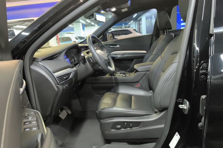 Used Cadillac XT4 2022 28T Two-Wheel-Drive Luxury Version
