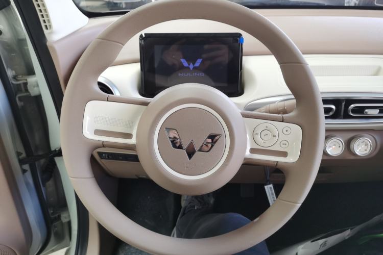 Used Wuling Hongguang MINIEV 2025 Four-Door Version Advanced Edition
