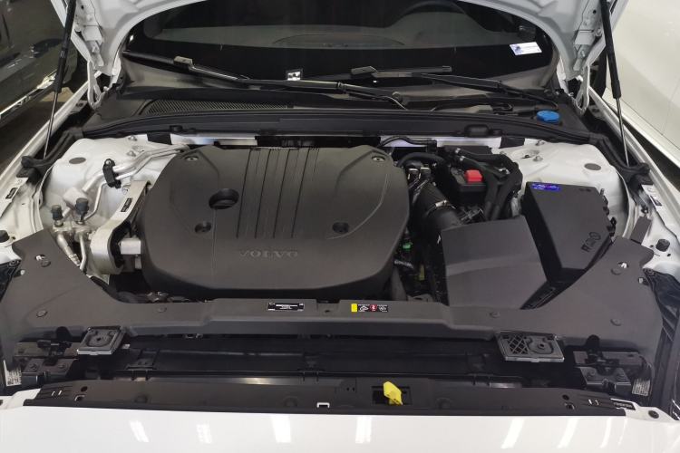 Used Volvo S60 2024 B4 Zhiyi Luxury Edition
