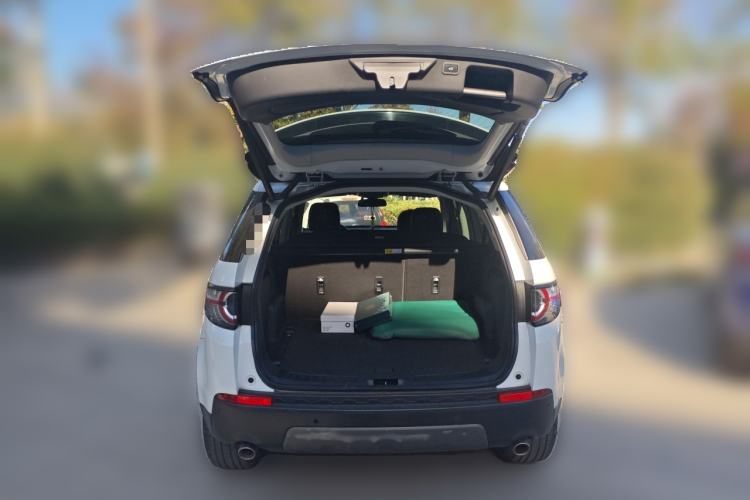 Used Land Rover Discovery Sport 2019 240 PS SE Version China VI Standard
