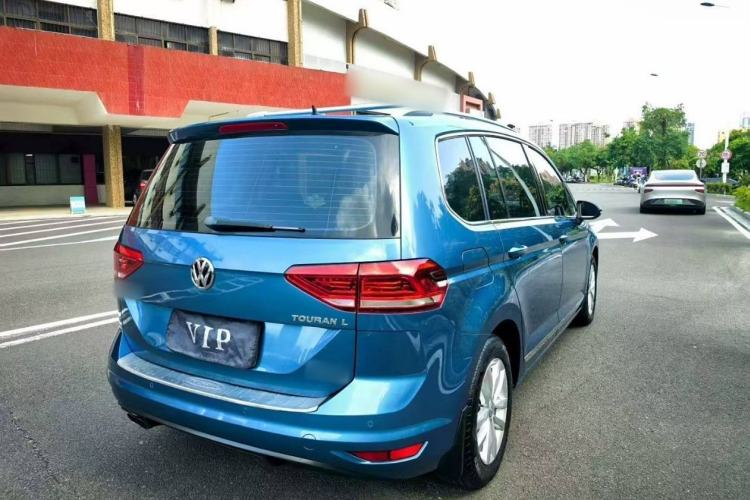 Used Volkswagen Touran 2016 Volkswagen Touran L 280TSI DSG Comfort Edition
