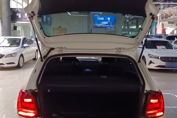 Used Volkswagen Polo 2018 1.5L Automatic Enjoyment Model
