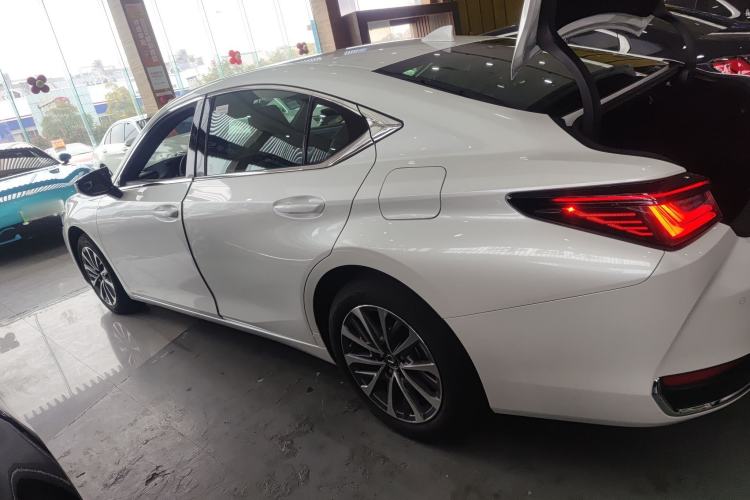 Used Lexus ES 2025 200 Premium Edition
