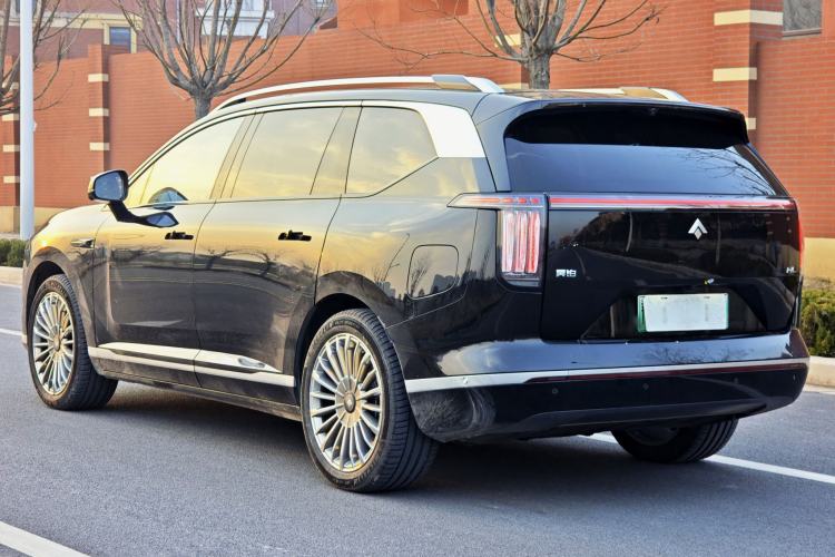 Used  HL 2025 700 Ultra Six-Seater All-Wheel-Drive LiDAR Version
