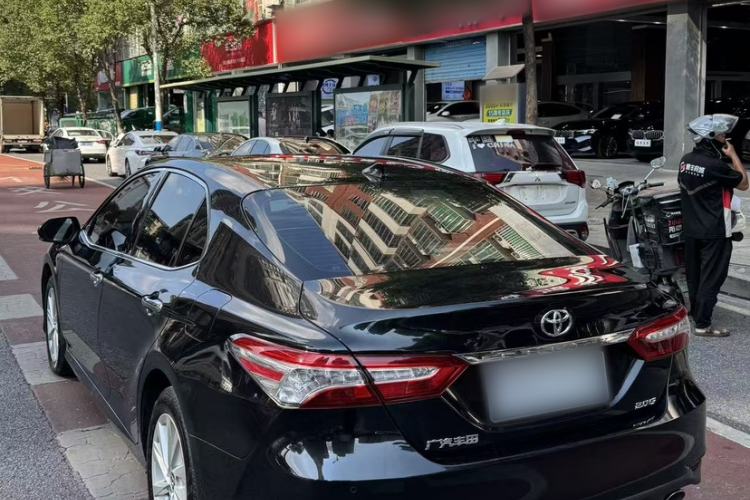 Used Toyota Camry 2021 2.0G Luxury Edition
