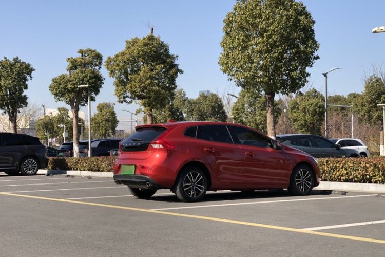 Used Volvo V40 2019 T3 Zhiyi Edition
