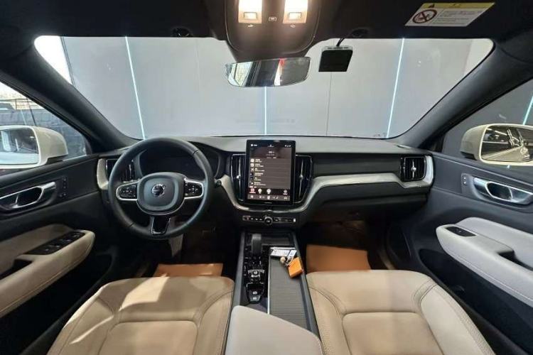 Used Volvo XC60 2026 B5 4x4 Smart Luxury Edition