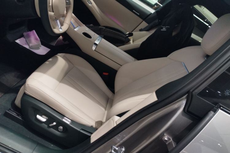 Used  YU7 2025 Ultra-Long Range Rear-Wheel Drive Version
