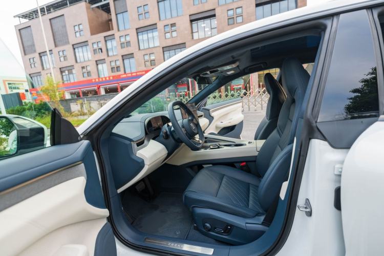 Used Zeekr 001 2025 YOU Edition 100 kWh All-Wheel Drive
