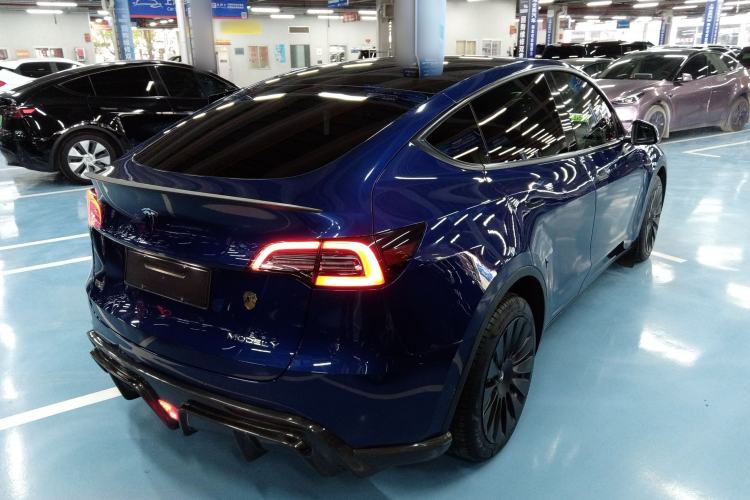 Used Tesla Model Y 2021 Long-Range All-Wheel-Drive Version 3D7