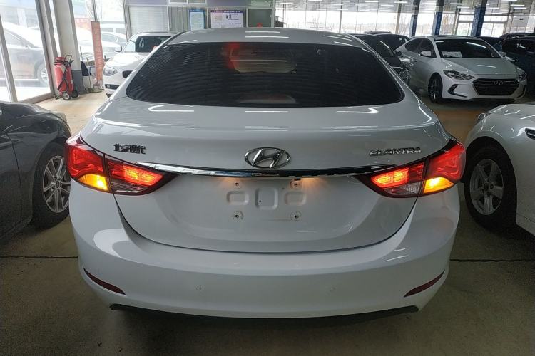 Used Hyundai Elantra 2016 1.6L Automatic Smart Version

