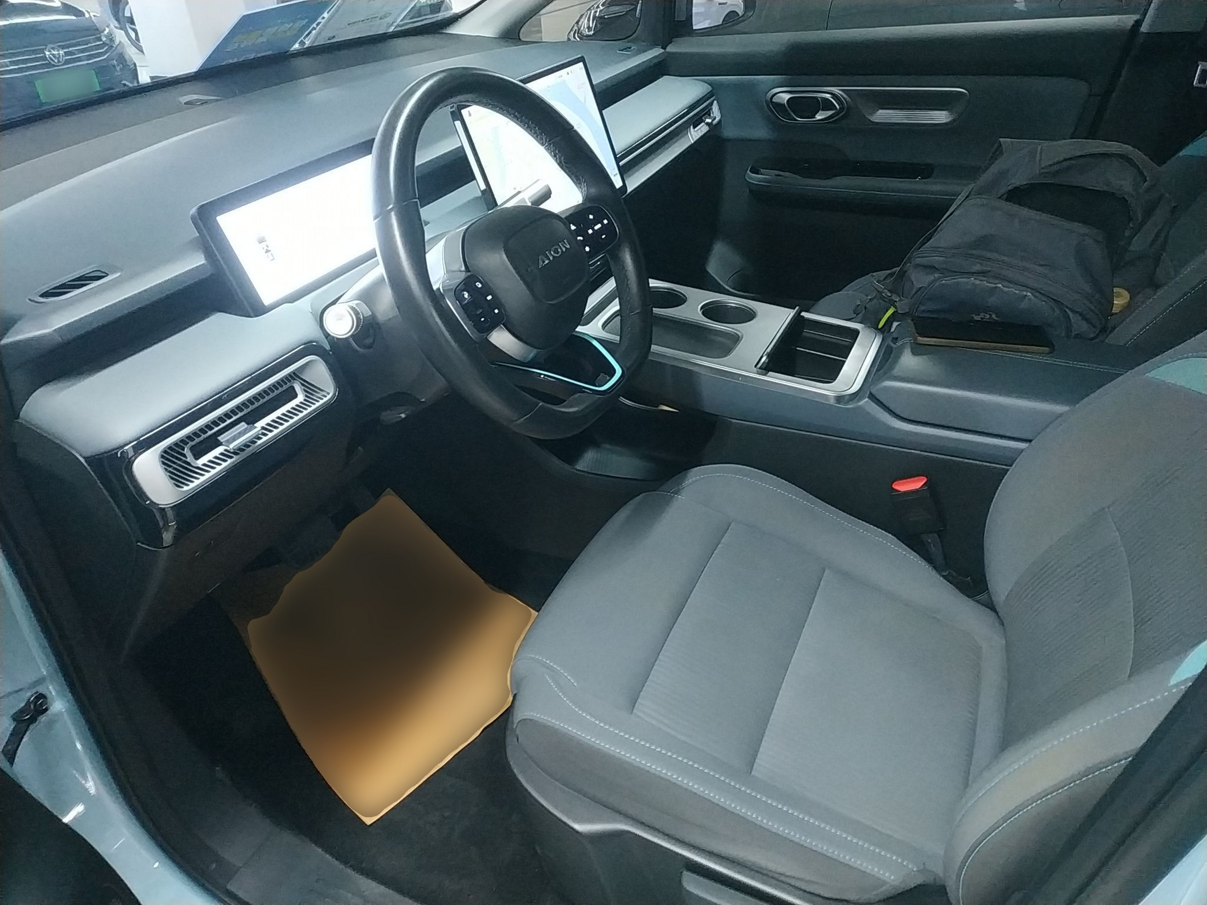 Переднее сиденье в автомобиле