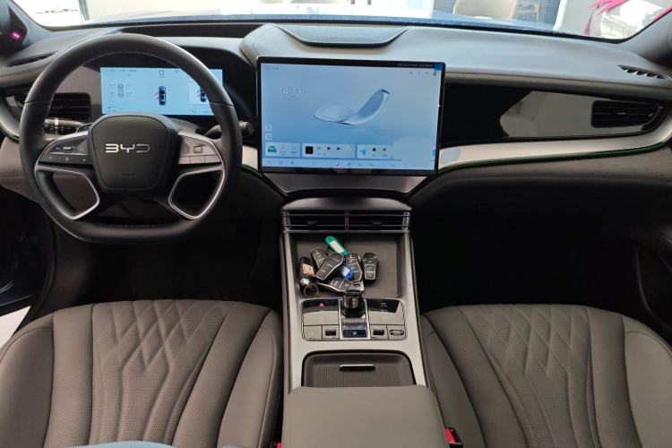 Used BYD Seal 07 DM-i 2025 Intelligent Driving Version DM-i 1.5T 125 km Range Flagship Edition
