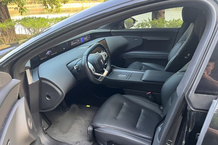 Used  12 2025 Ultra Extended-Range Edition
