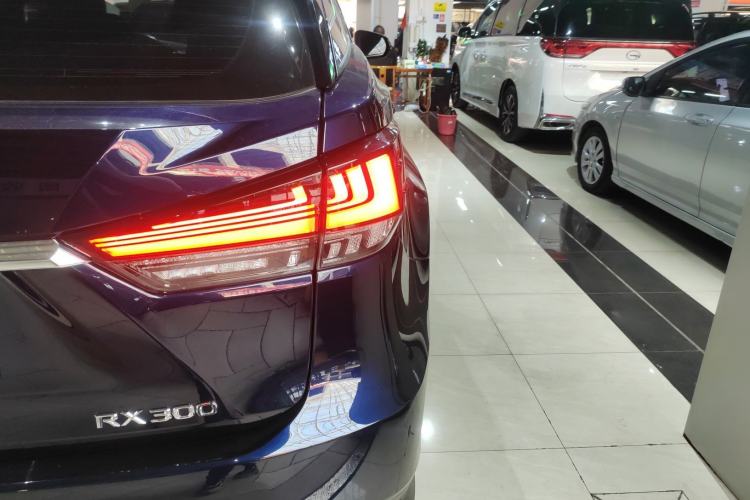 Used Lexus RX 2020 Revised Version 300 Two-Wheel Drive Comfort Edition