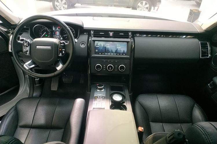 Used Land Rover Discovery 2019 2.0T SE
