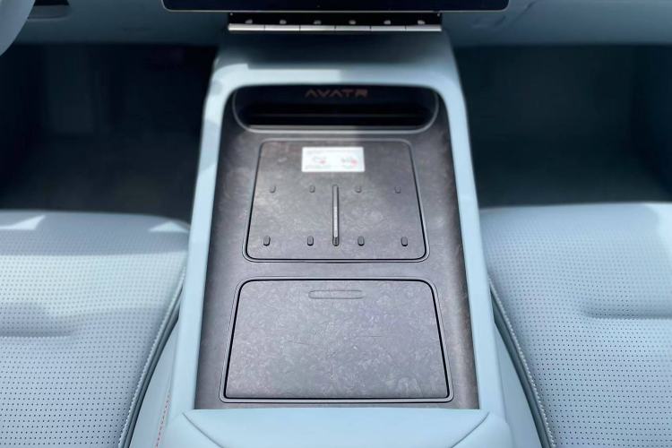 Used  12 2023 700 Three-Laser Rear-Wheel Drive Luxury Edition
