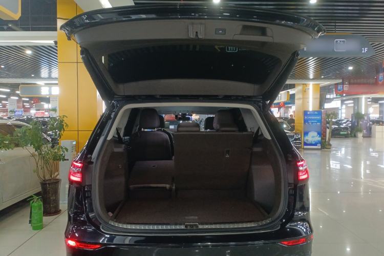 Used Volkswagen Viloran 2023 380TSI Luxury Edition
