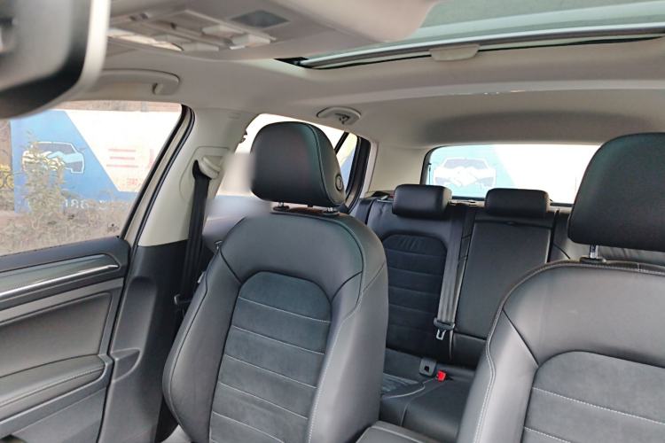 Used Volkswagen Golf 2018 230TSI Automatic Luxury Version
