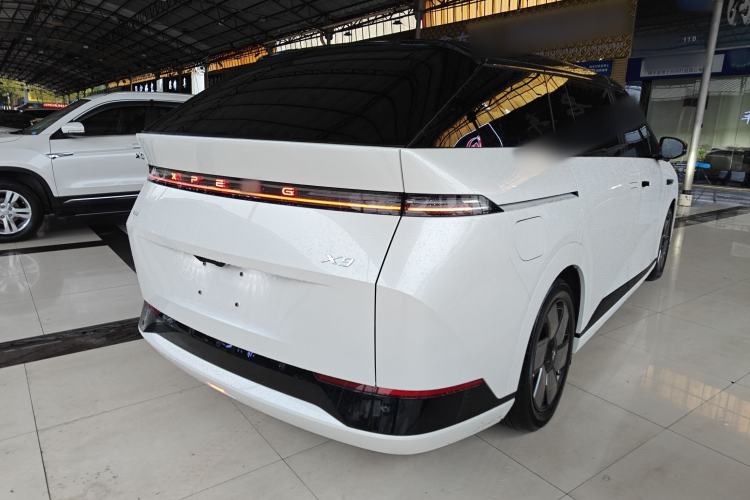 Used XPeng X9 2024 702 Ultra-Long Range Pro
