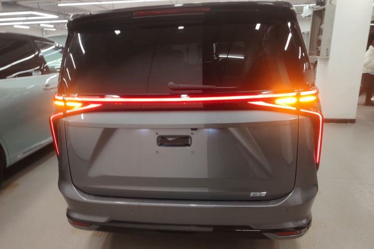 Used SAIC MAXUS Dajia 9 2024 Super Hybrid Ultra-Long Range Forest Edition 7-Seater