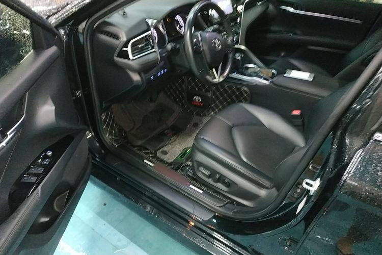 Used Toyota Camry 2023 2.0GVP Premier Edition
