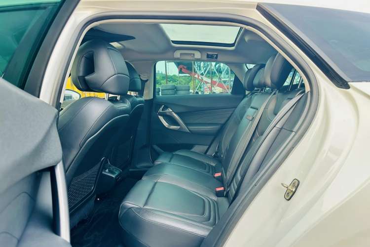 Used  5 2014 1.6T Luxury Edition THP160
