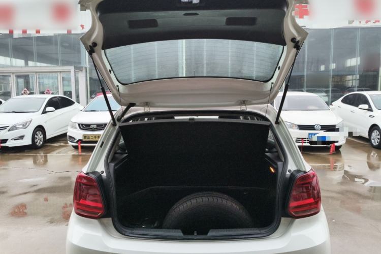 Used Volkswagen Polo 2014 1.4L Manual Fashion Edition
