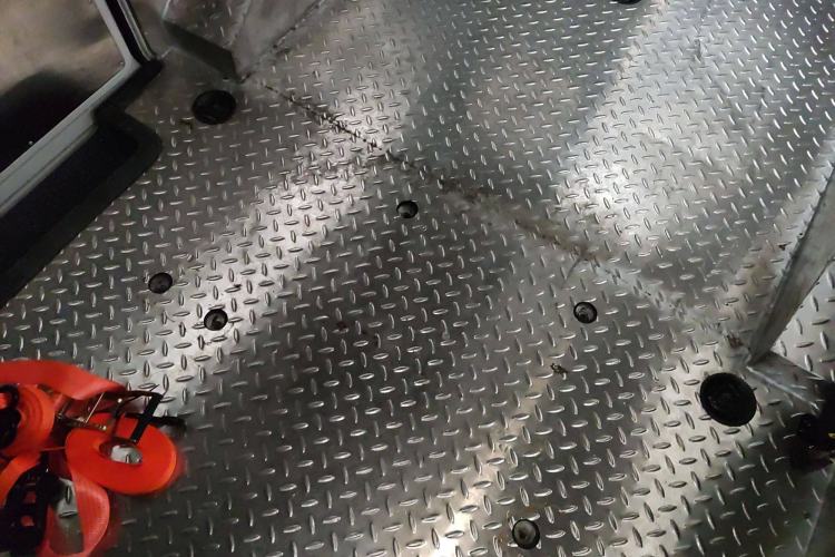 Used SAIC MAXUS Xintu V80 2023 2.0T AMT Classic Aoyuntong Short Wheelbase Mid-Roof 5/6-Seater
